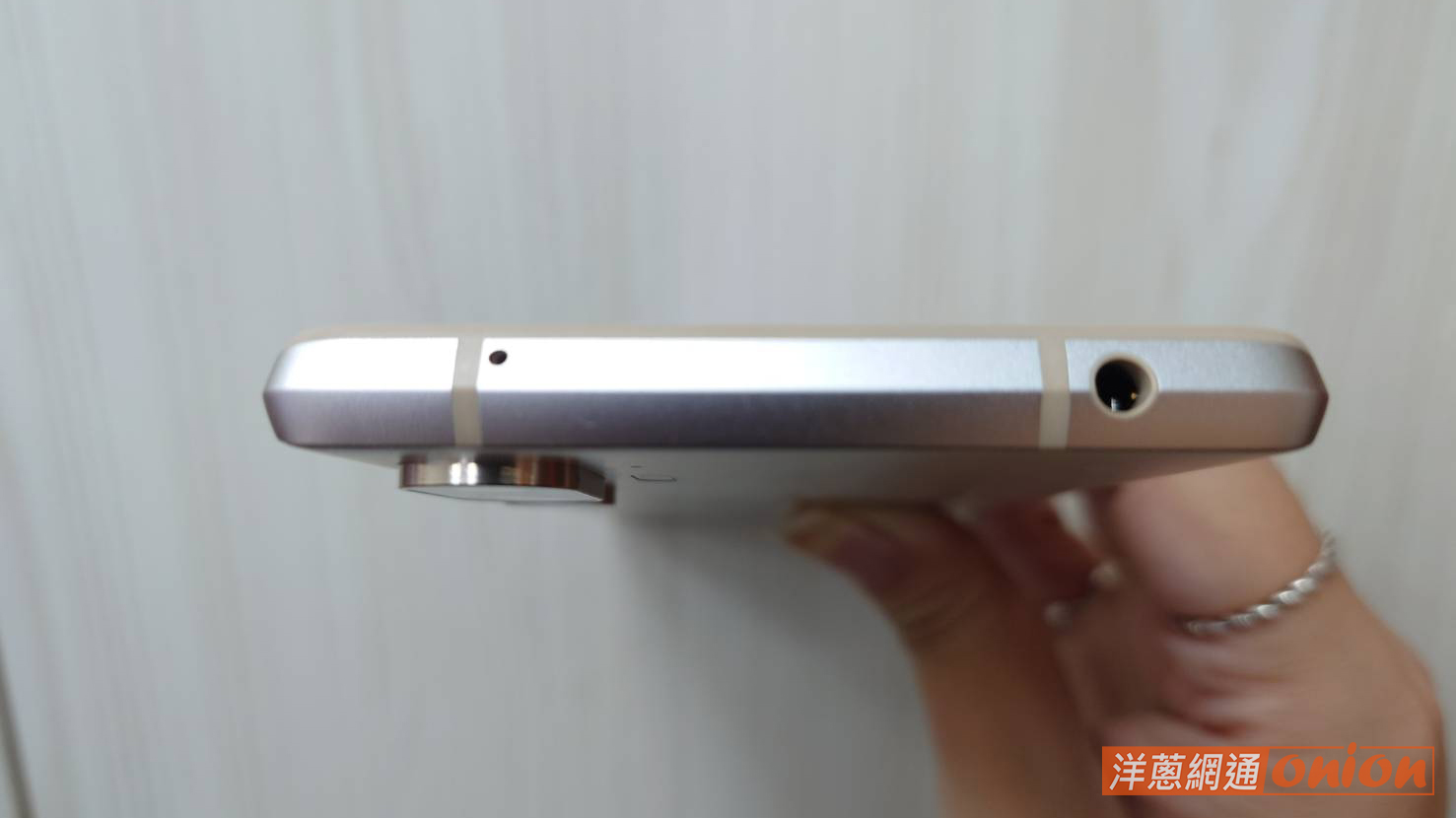 3.5mm耳機孔手機推薦 htc u24pro