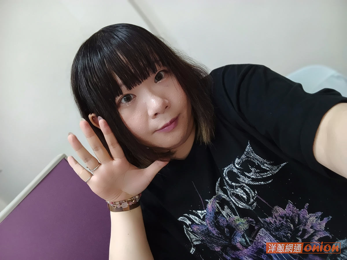 SHARP AQUOS wish5 自拍