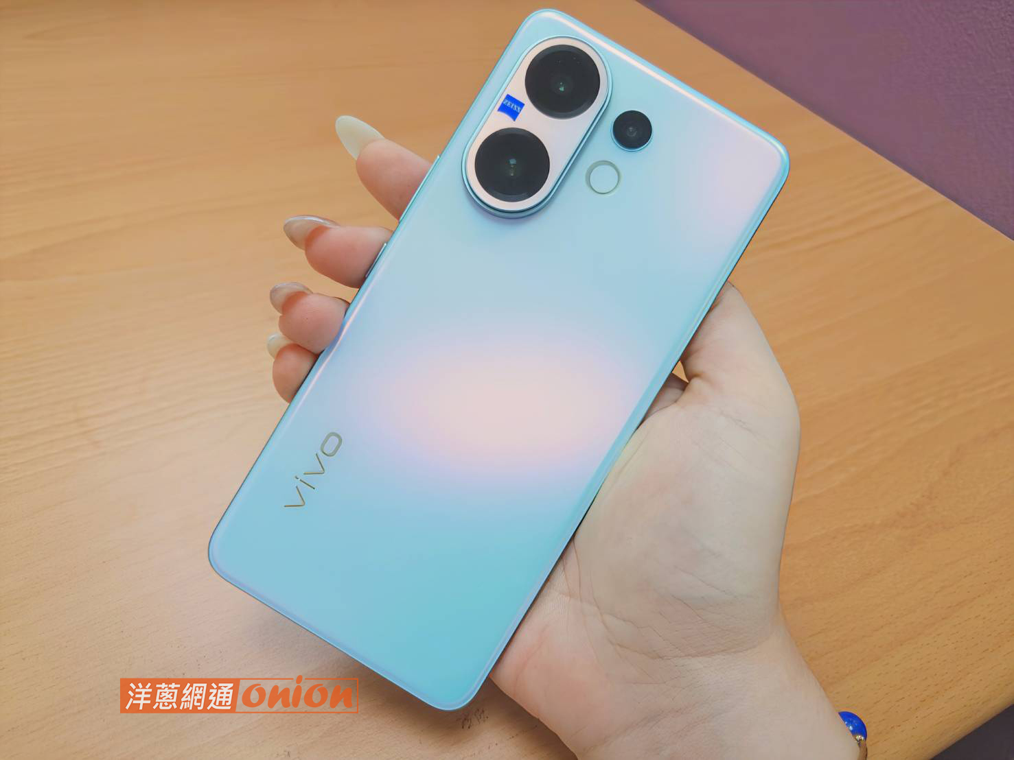 vivo V60