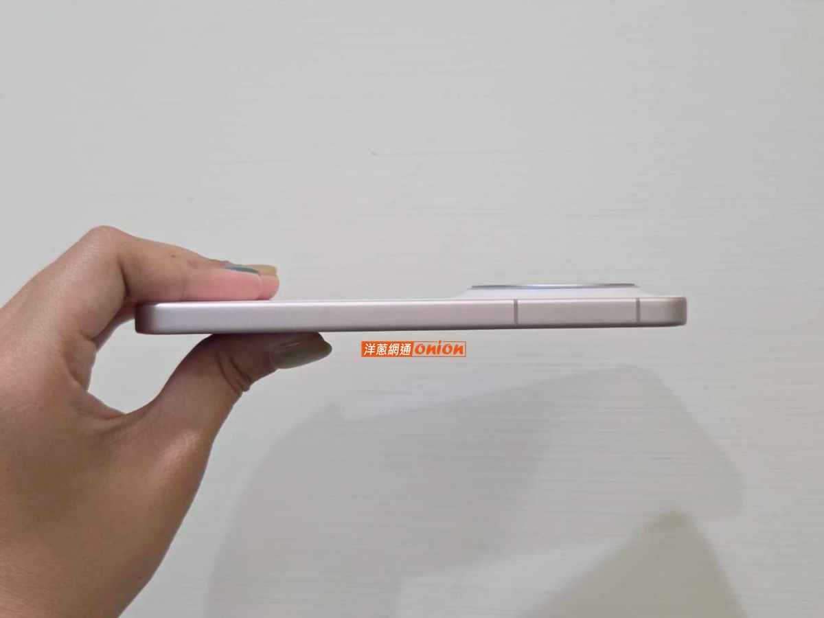 vivo X300 左側